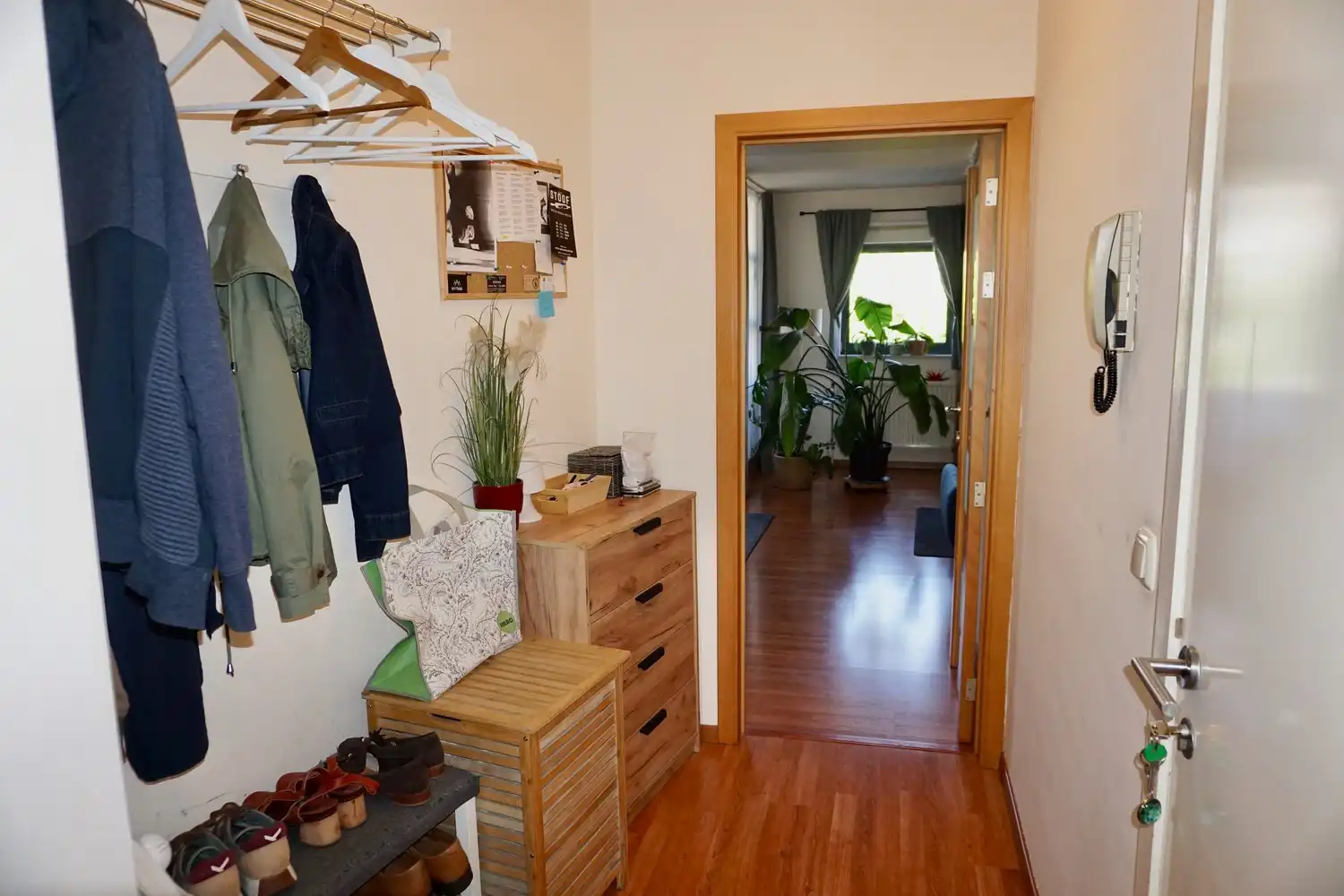 RUIM 2-SLAAPKAMERAPPARTEMENT MET TERRAS EN AUTOSTAANPLAATS IN KESSEL-LO foto 11