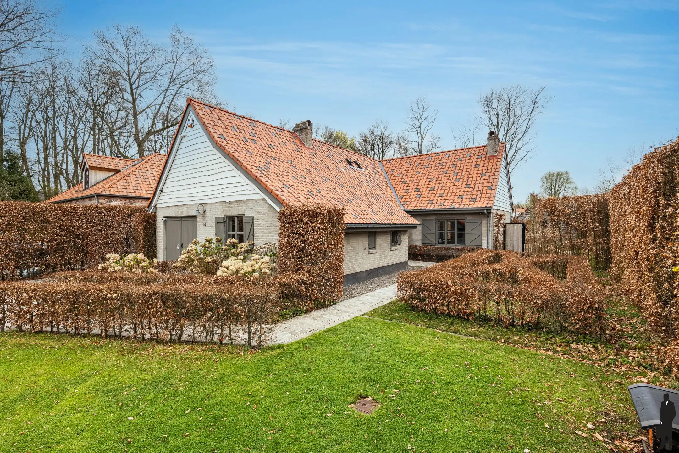 Instapklare woning met bijgebouw, zwembad en zuidtuin! foto 3