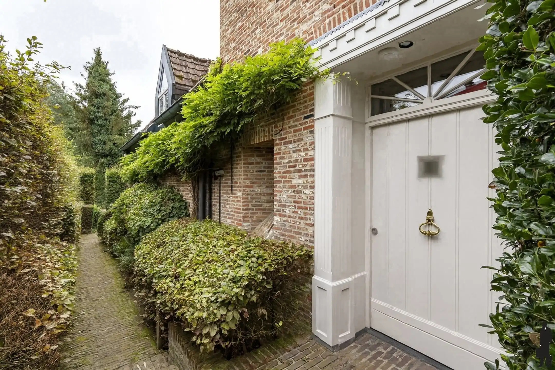 Villa met kantoor en 5 slpk. in groene rand van Turnhout foto 33
