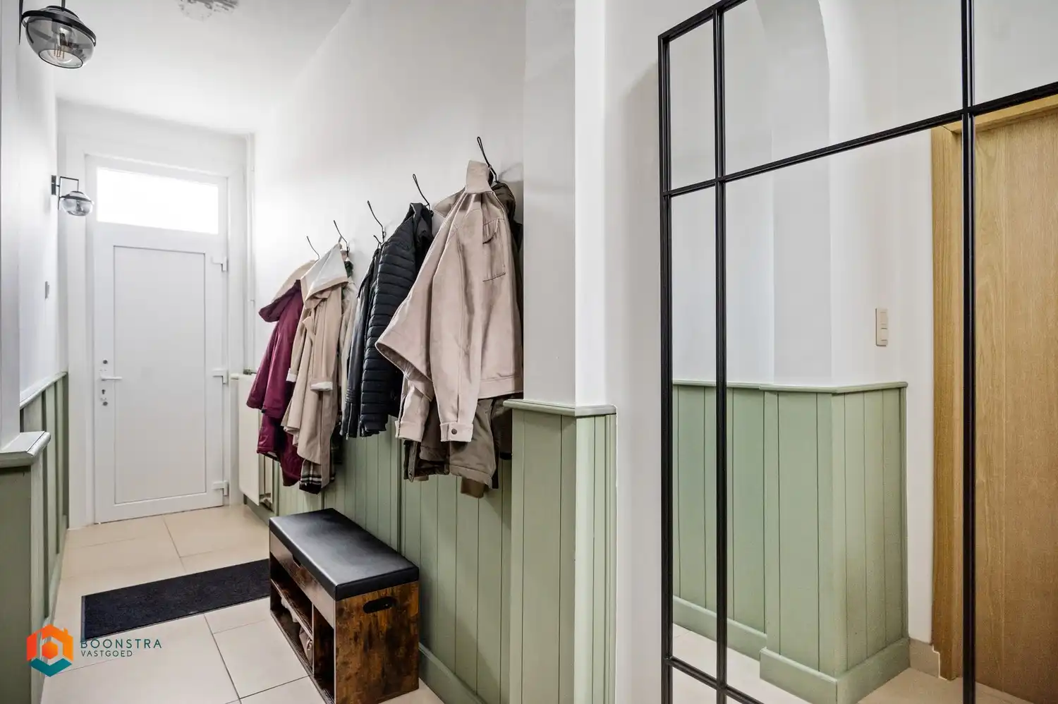 Instapklare gerenoveerde woning met 2 slpkrs en tuin met prachtige veranda te Putte foto 2