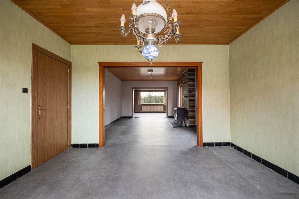 Karaktervolle woning met veel potentieel foto 3