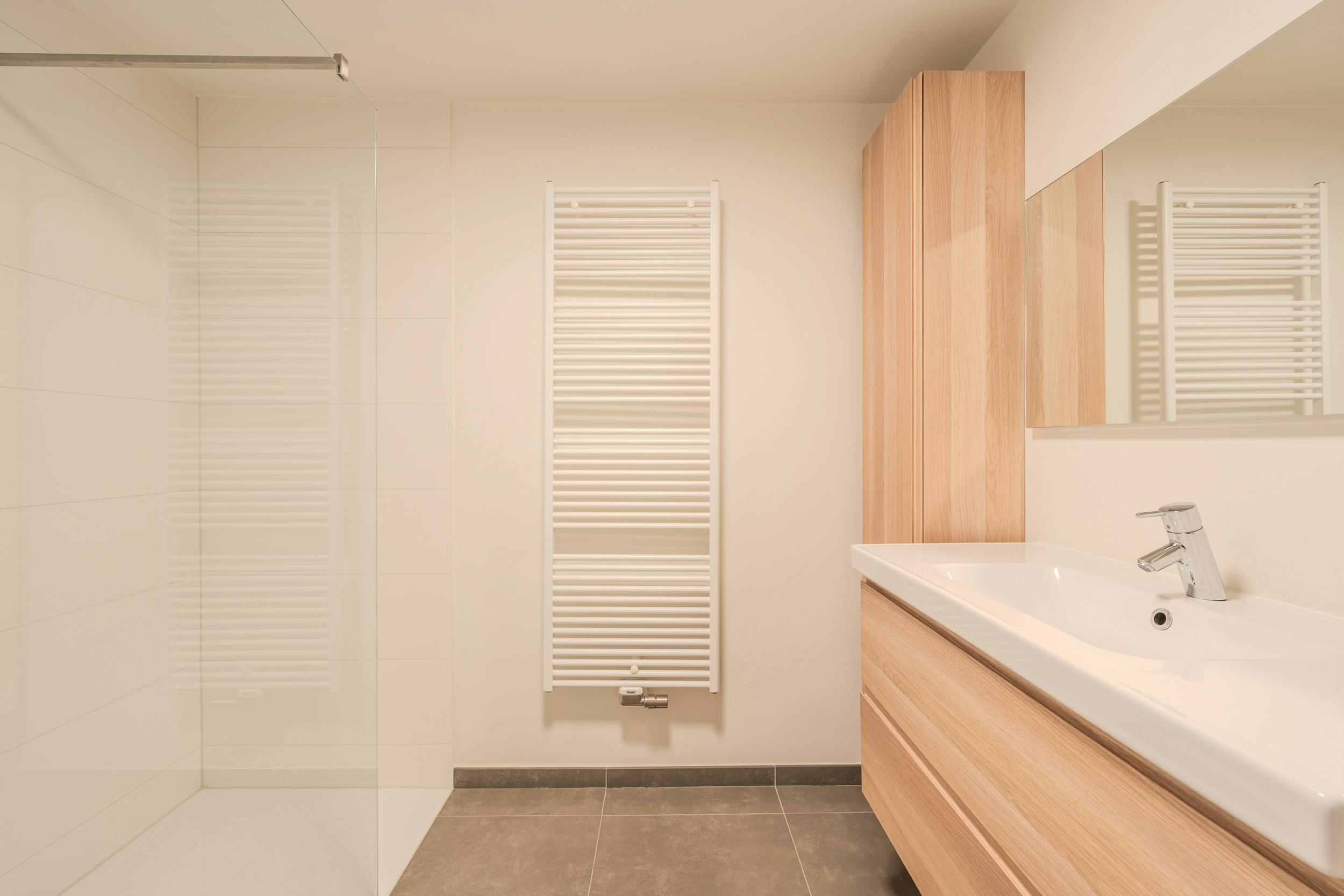 Gerenoveerd 1-slaapkamerappartement met frontaal zeezicht! foto 10