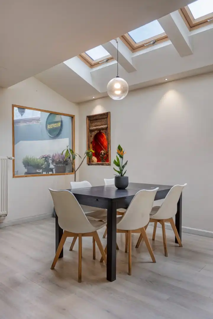 Af te werken woning met uitweg achteraan te Sint-Kruis. foto 7