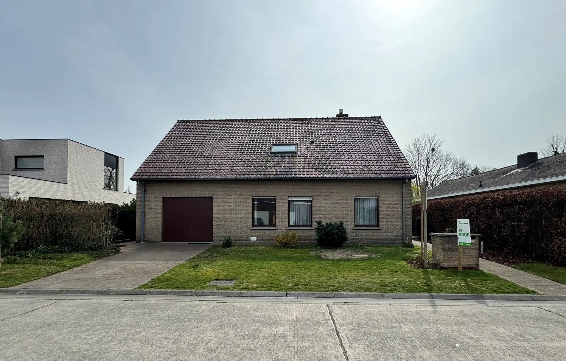 Alleenstaande instapklare gezinswoning met 5 slaapkamers zuidgerichte tuin en garage te Koekelare foto 4