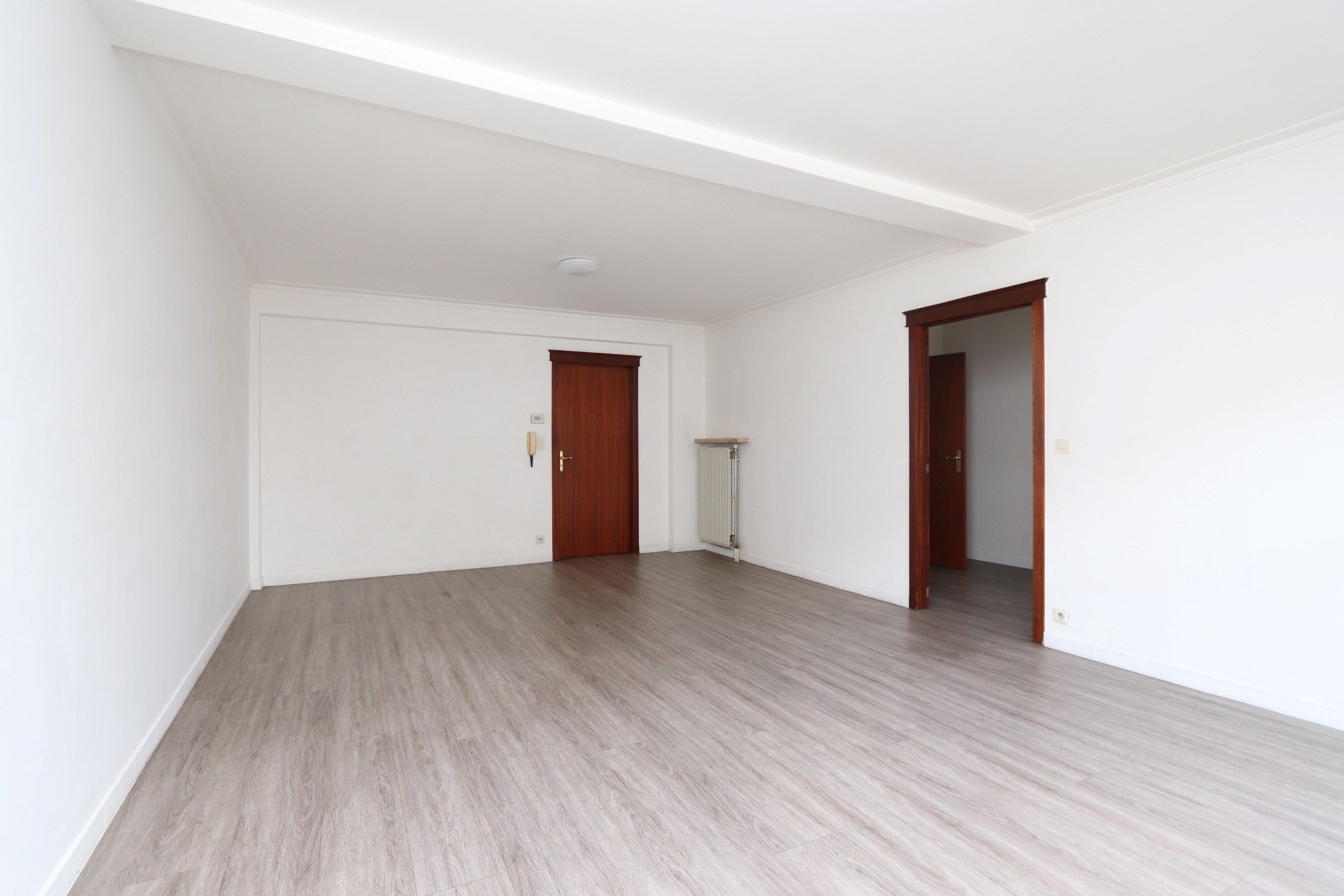 CENTRAAL GELEGEN, RUIM APPARTEMENT MET GARAGE foto 4