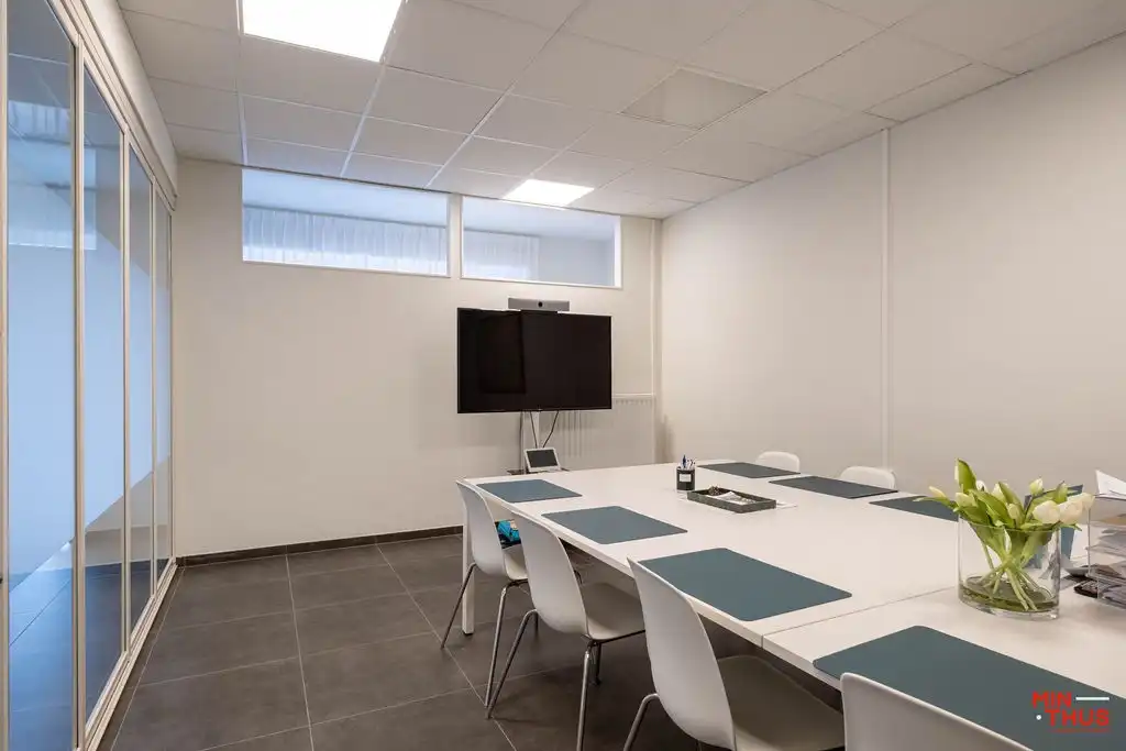 Goed gelegen handelspand in centrum Zonnebeke foto 14