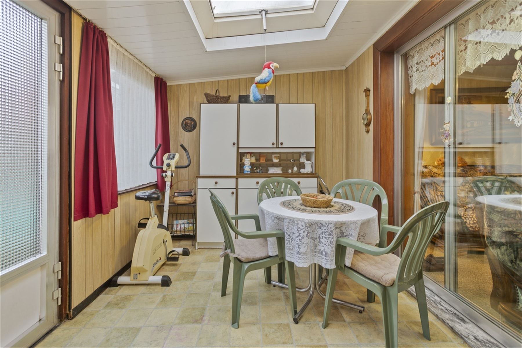 Halfopen bebouwing met 3 slaapkamers - op te frissen foto 8