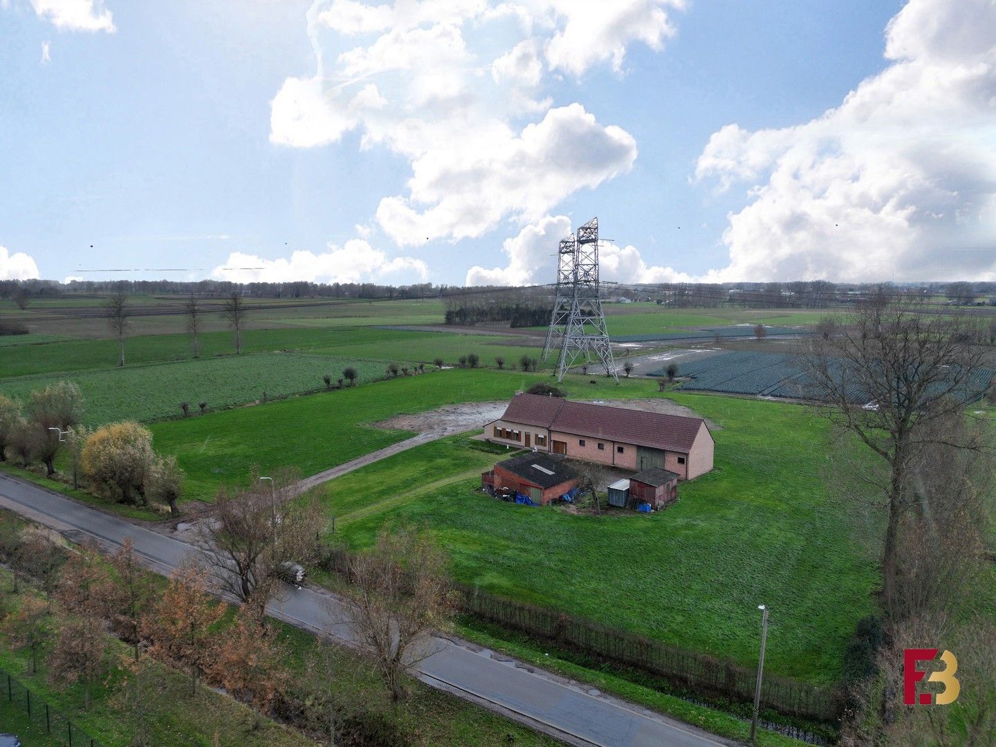 Unieke hoeve te koop in Beveren-Waas foto {{pictureIndex}}
