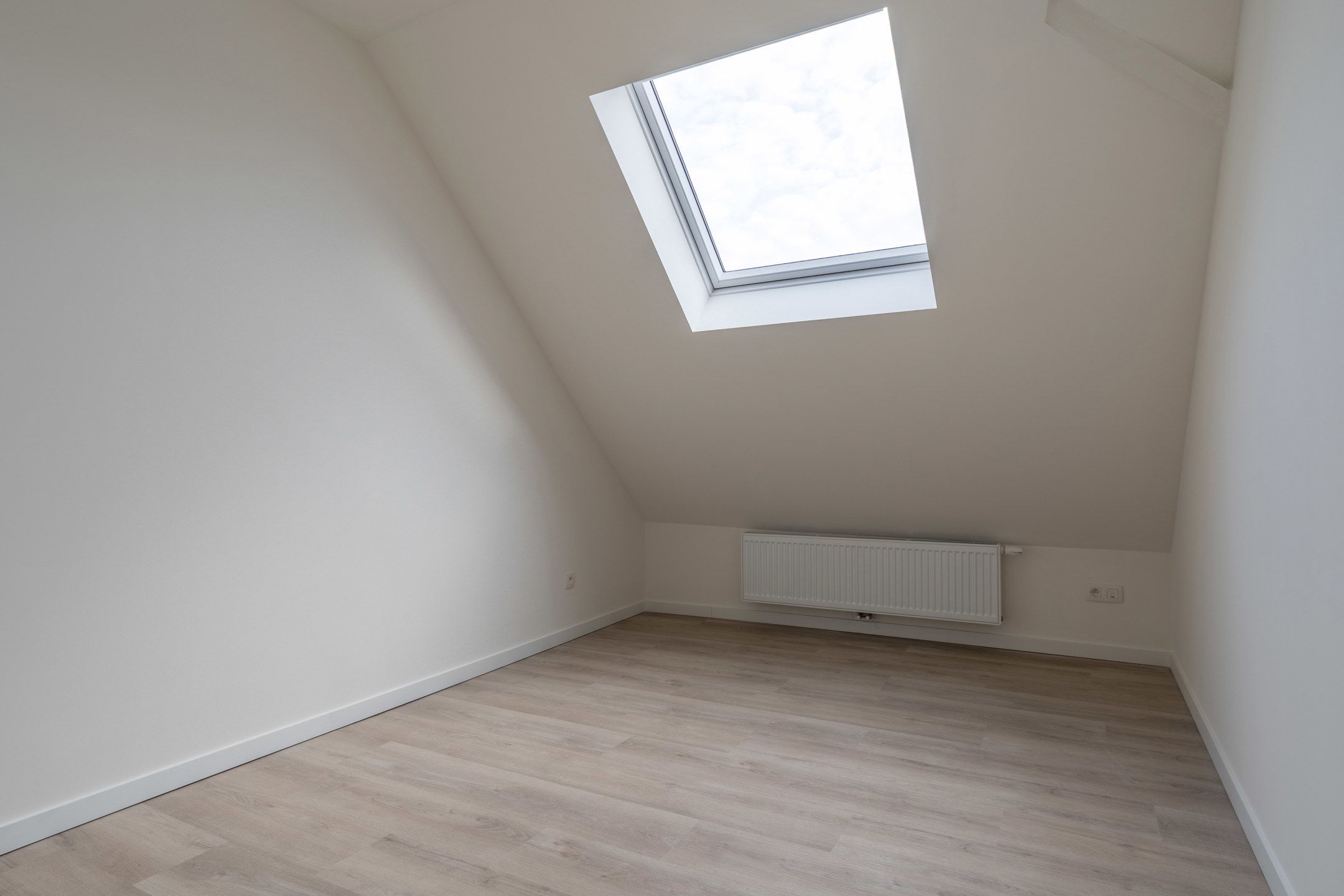 Gerenoveerde woning met 4 slaapkamers op 375m² te Arendonk. foto 24