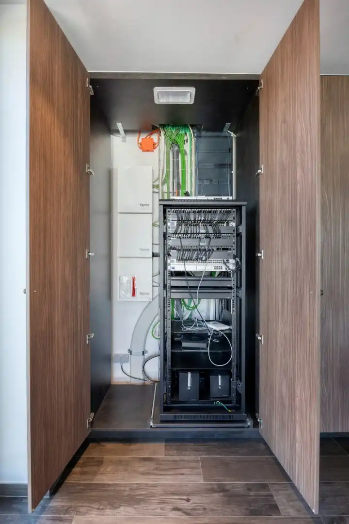 Grondig gerenoveerd KMO gebouw met magazijn en kantoorruimtes in Heverlee op een perceel van 11a19ca! – EPC -22,65 kWh/m² foto 29