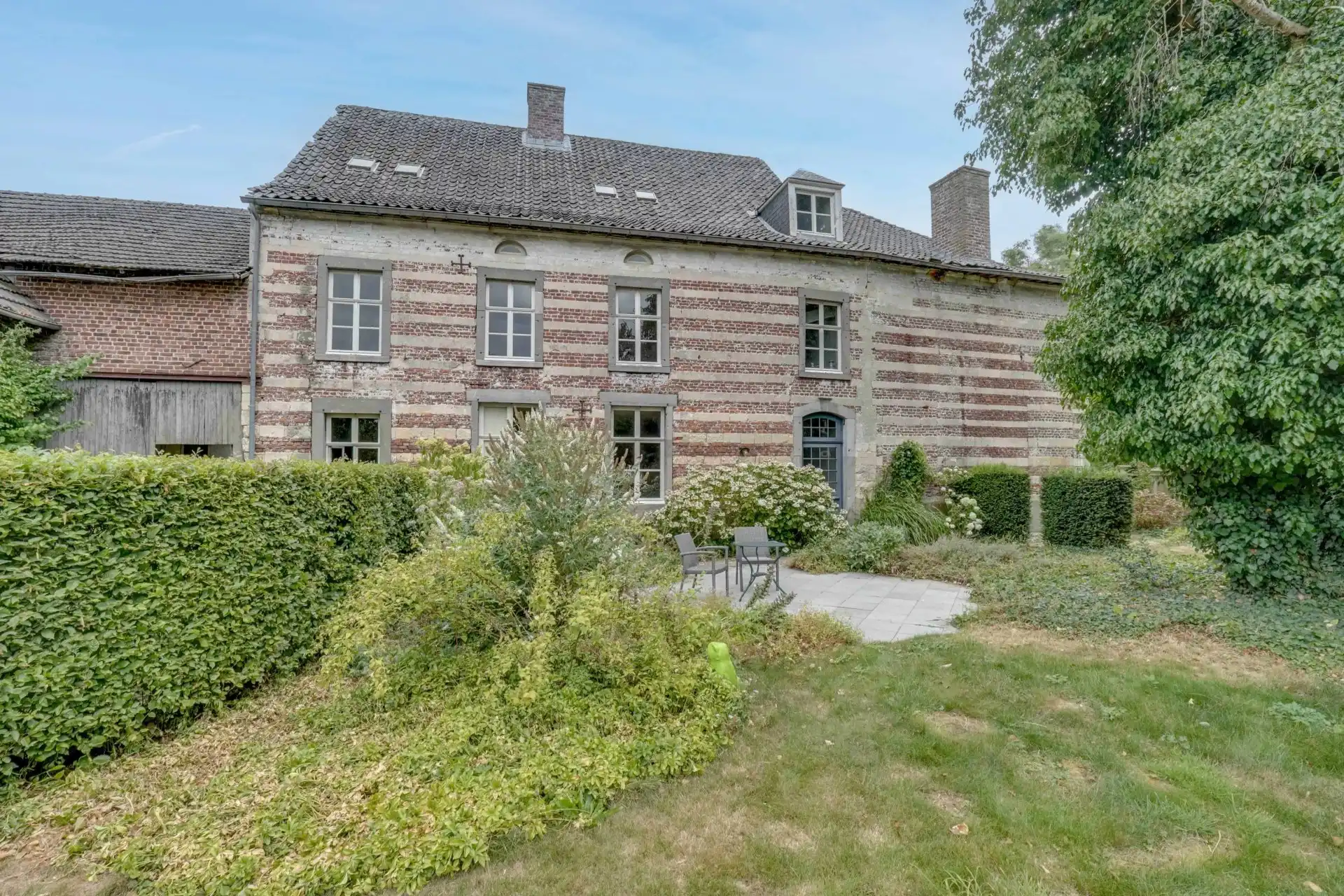 Karaktervolle vierkantshoeve met 5 slaapkamers en prachtige binnenkoer foto 24