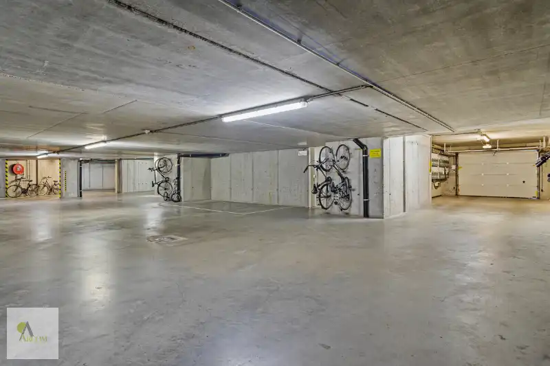 ONDERGRONDSE PARKEERPLAATS (4) foto 5