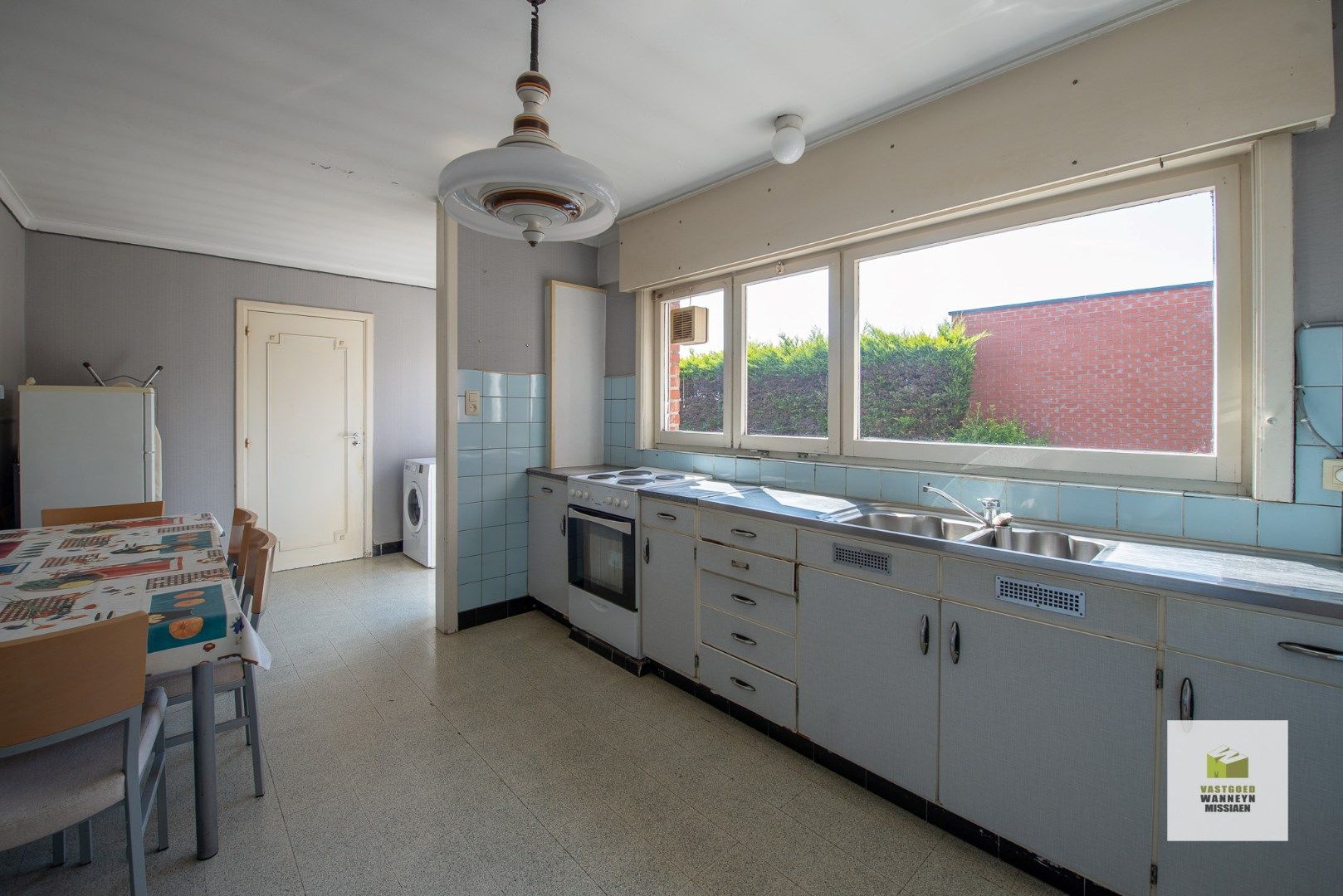 Te renoveren woning met landelijk vergezicht en bijgebouw op toplocatie te Wingene foto 11