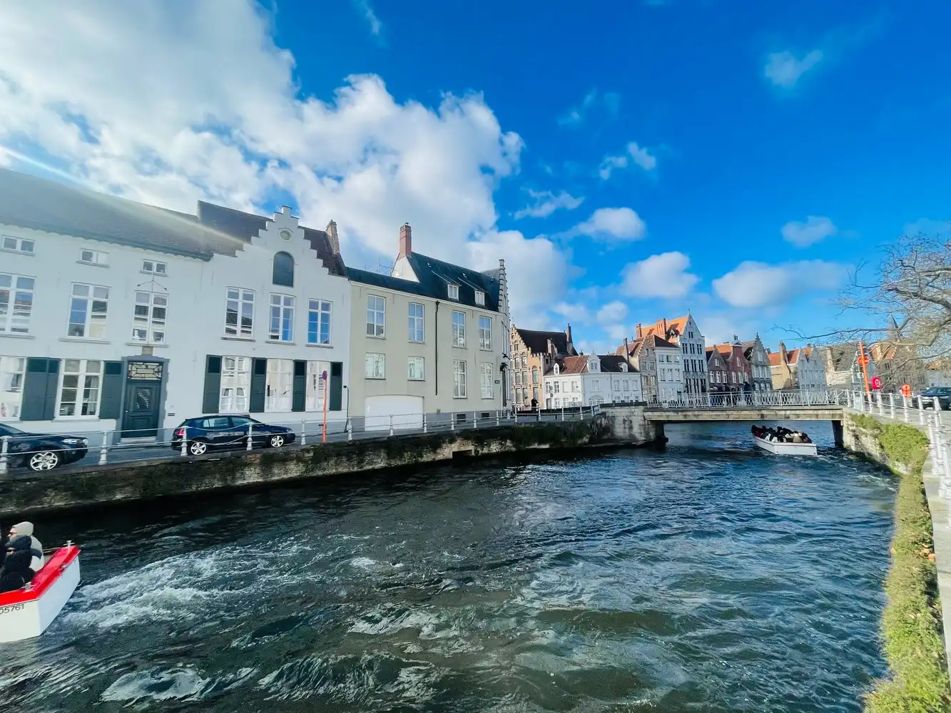 Brugge,aan de SINT-ANNAREI , DUBBEL APPARTEMENT( 250m²)  in een herenhuis  vooraan zicht op de Sint-Annarei, achteraan zicht op een grote gemeenschappelijke tuin,2  livings, 2 keukens, 4 slaapkamers, 2 badkamers. foto 25