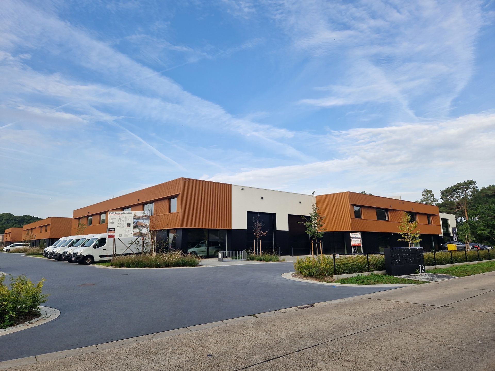 Nieuwbouw KMO-unit met twee autostaanplaatsen te Merksplas. foto 11