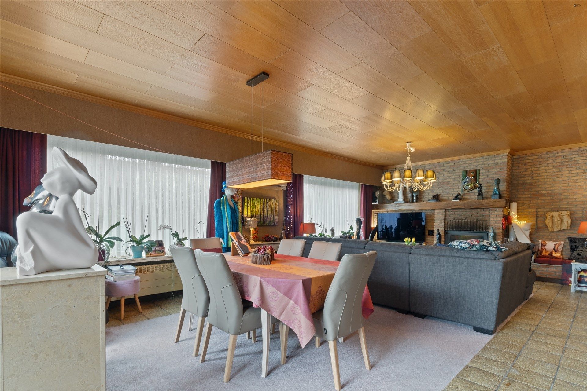 Rustig gelegen bungalow op 578m² grond met 33 zonnepanelen foto 6