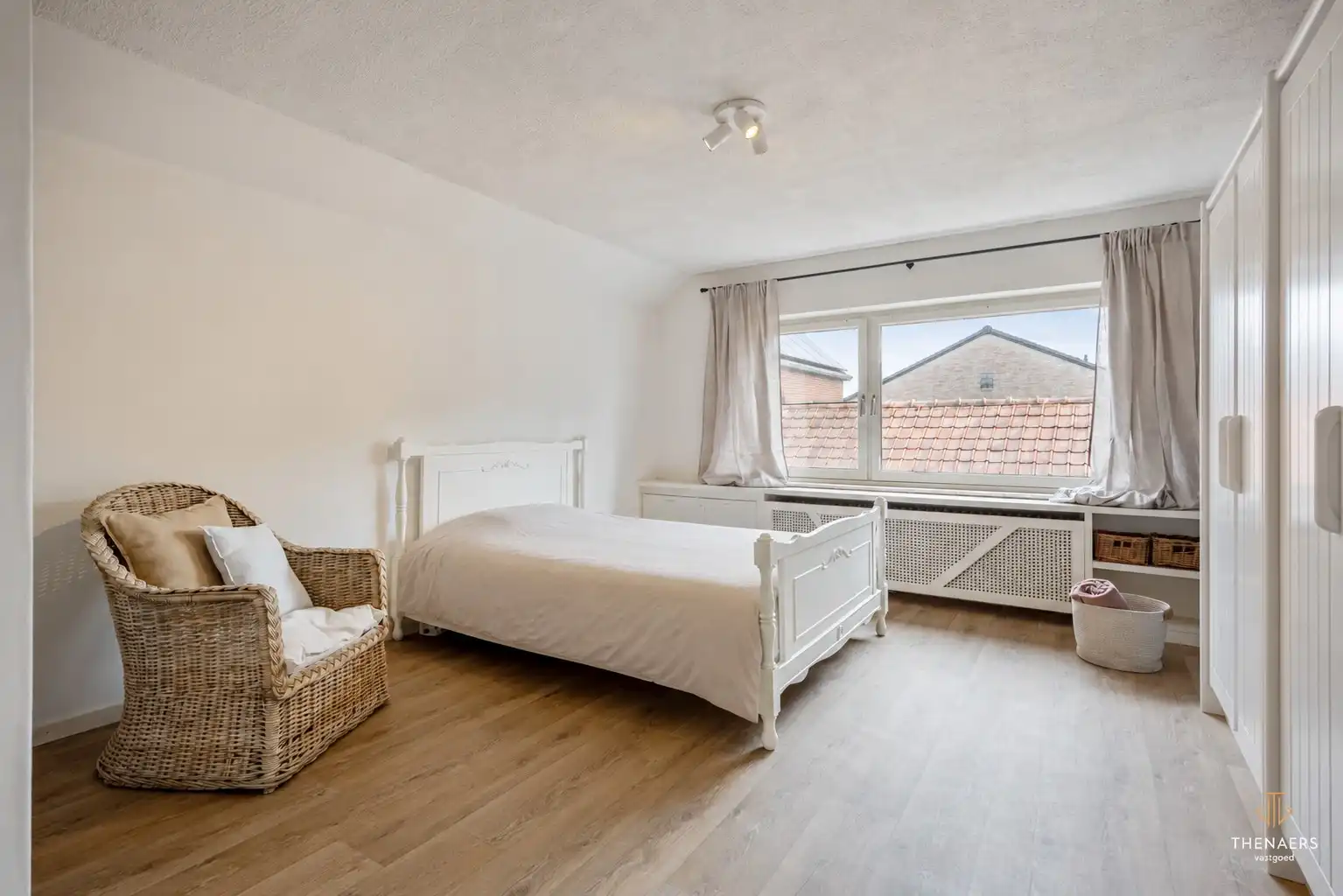 Charmante en bijzonder ruime open bebouwing met prachtige tuin en 4 slaapkamers in Sint-Truiden – Zepperen. foto 35