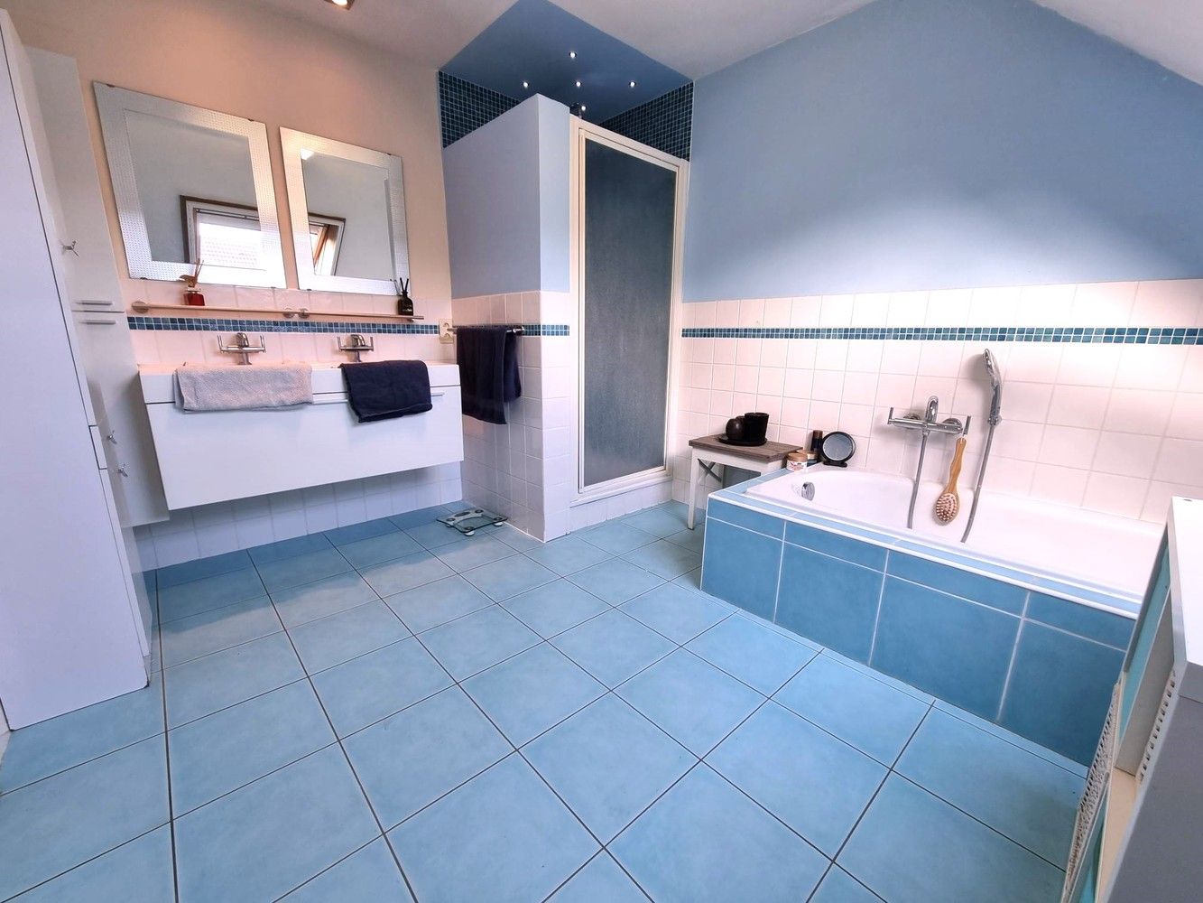 Instapklare gezinswoning te centrum Baal, 3 ruime slaapkamers en zeer rustig gelegen foto 9