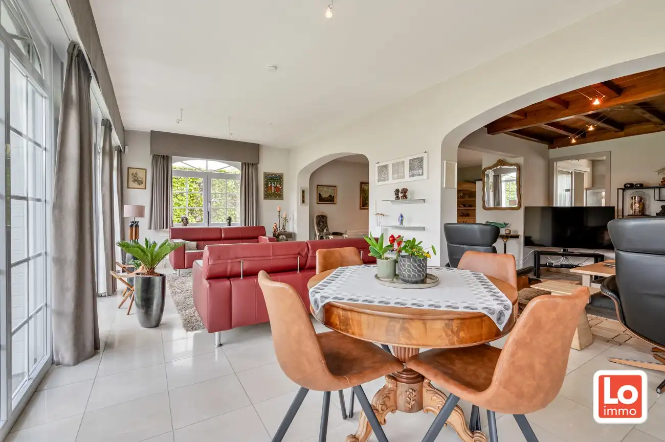 VERKOCHT! Charmante alleenstaande woning met inpandige garage op een zeer goede locatie in Oostakker. foto 10