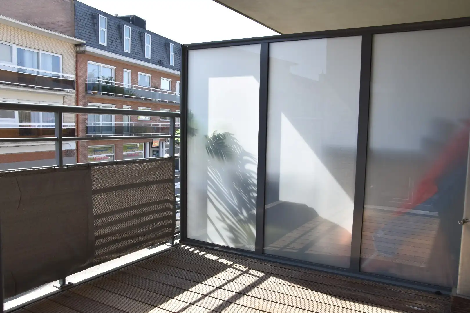 Instapklaar 2-slaapkamer appartement met zonnig terras in het hartje van Gullegem foto 8