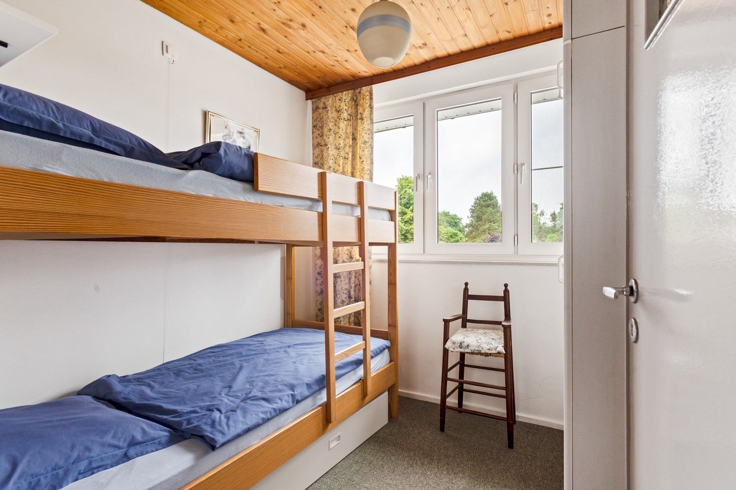 Perfect onderhouden doch deels te renoveren HOB met drie slaapkamers en tuin in Mol! foto 15