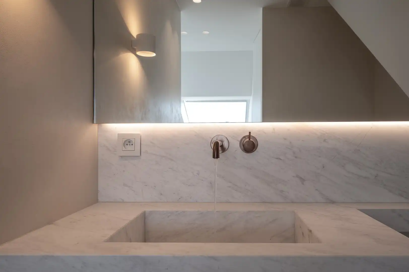 Zonnig gerenoveerd appartement met zuidwest gericht terras en open zicht op wandelafstand van het strand in hartje Zoute. foto 20