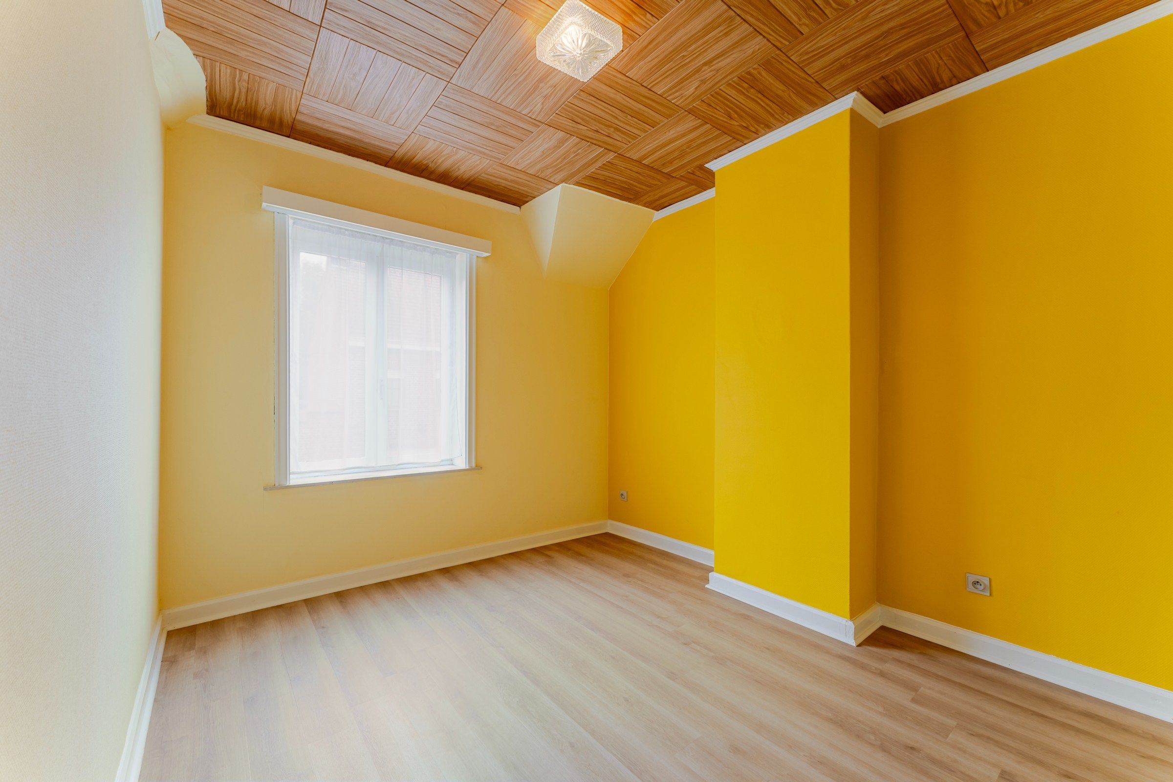 INSTAPKLARE WONING MET UITWEG EN GARAGE foto 7
