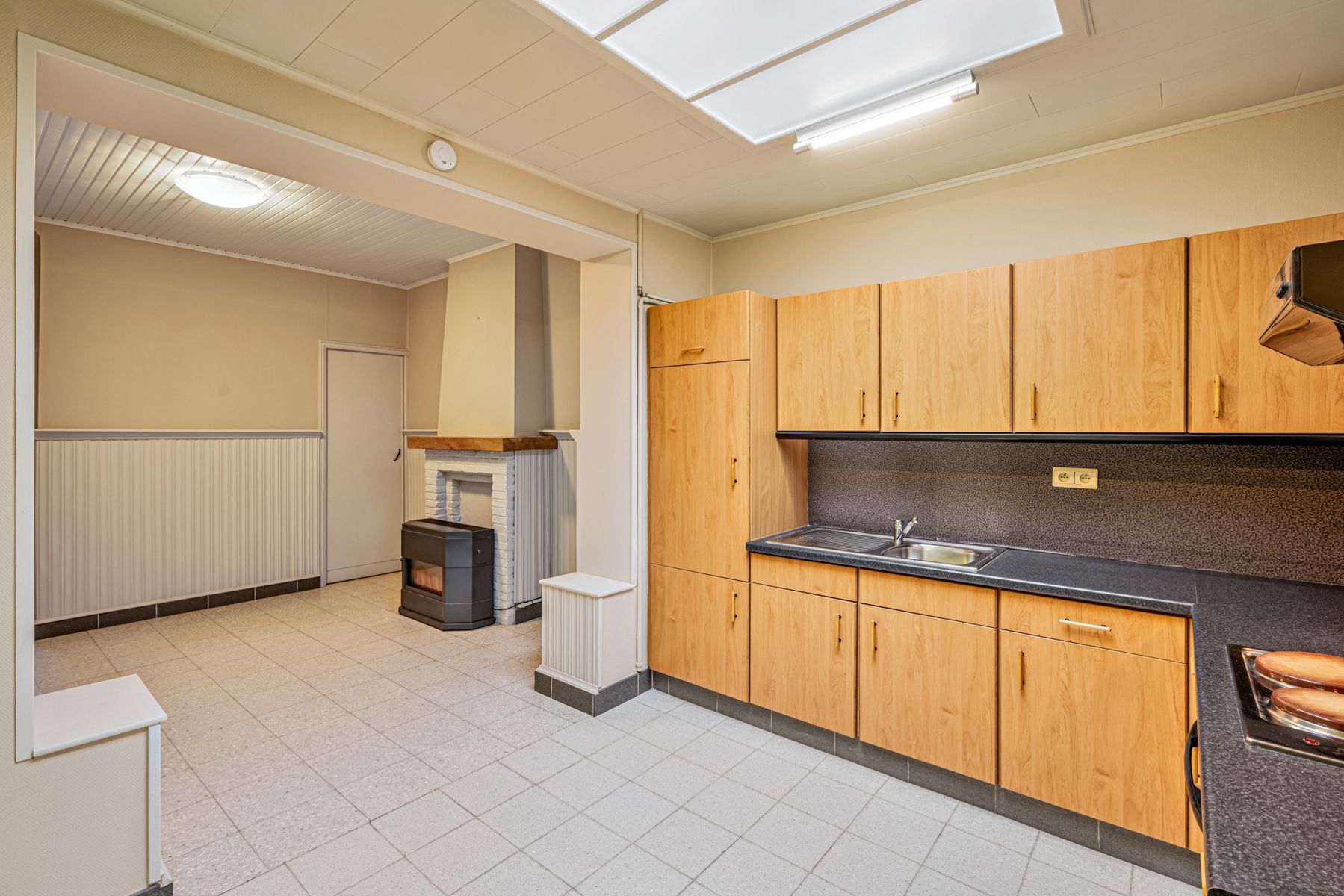 INSTAPKLARE RIJWONING MET 3 SLPK EN BUREAU foto 6