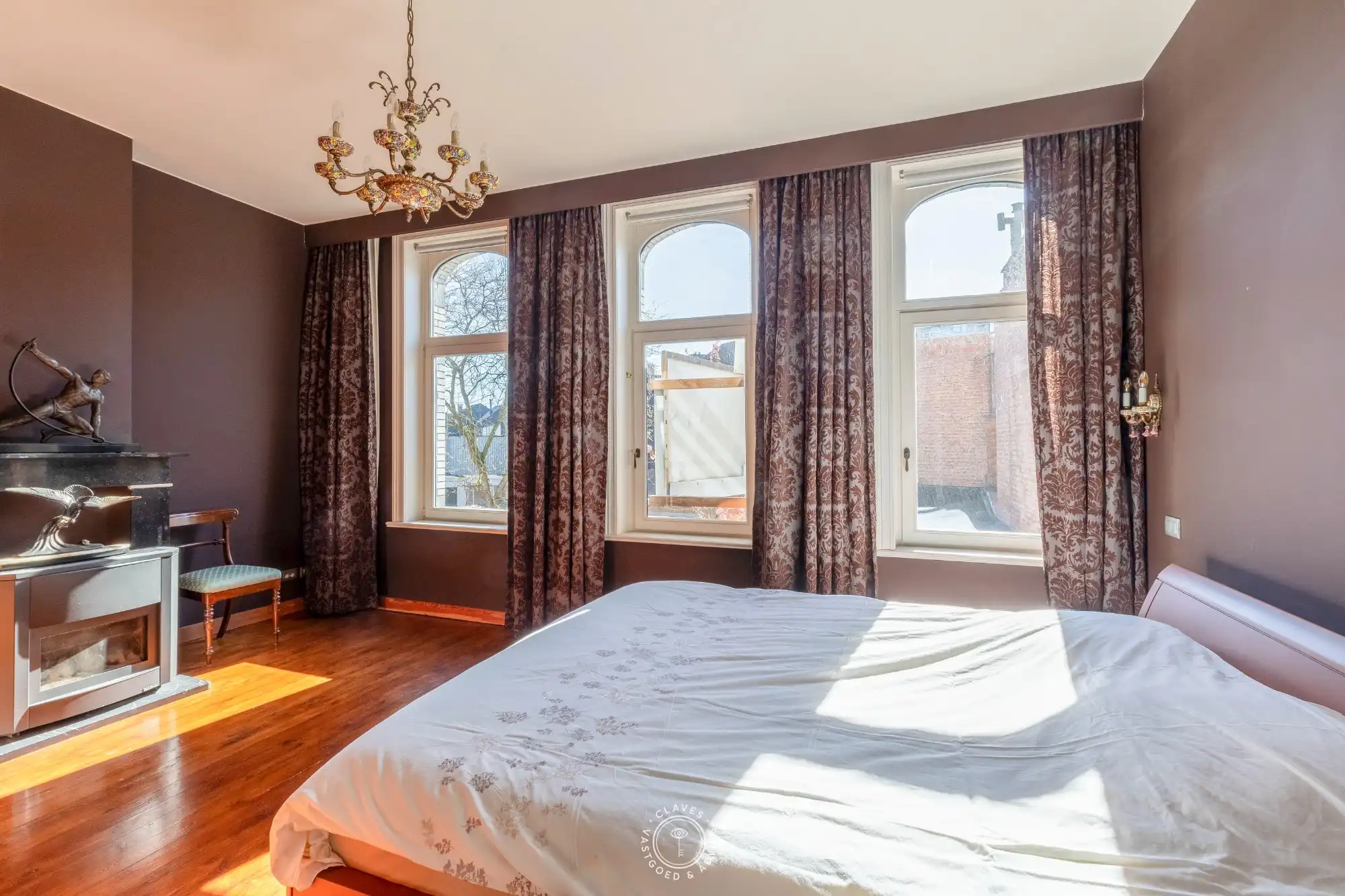 Uniek gerenoveerd herenhuis met multifunctioneel bijgebouw foto 15