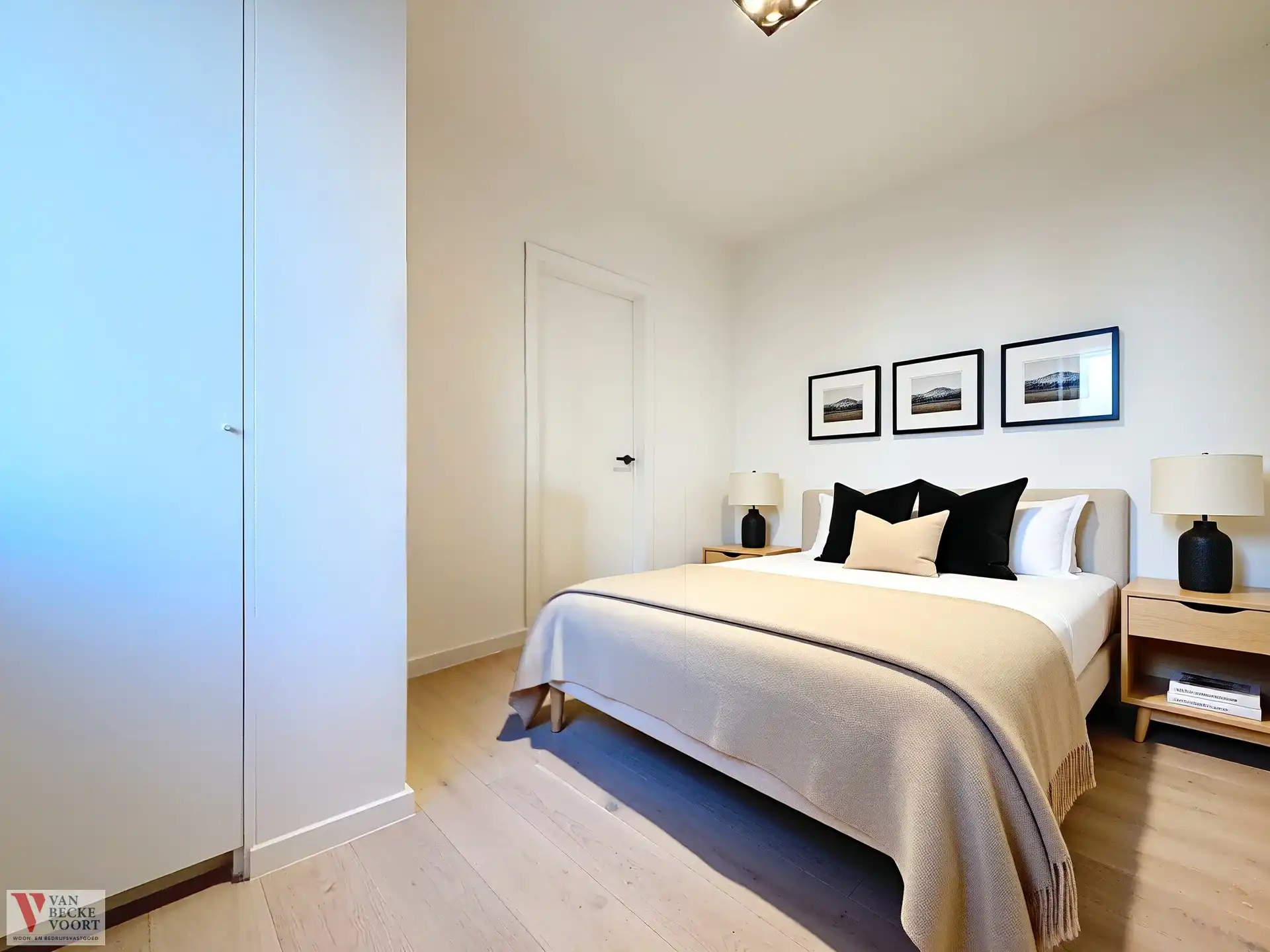 Stijlvol gerenoveerd appartement met 2 slaapkamers en terras foto 6