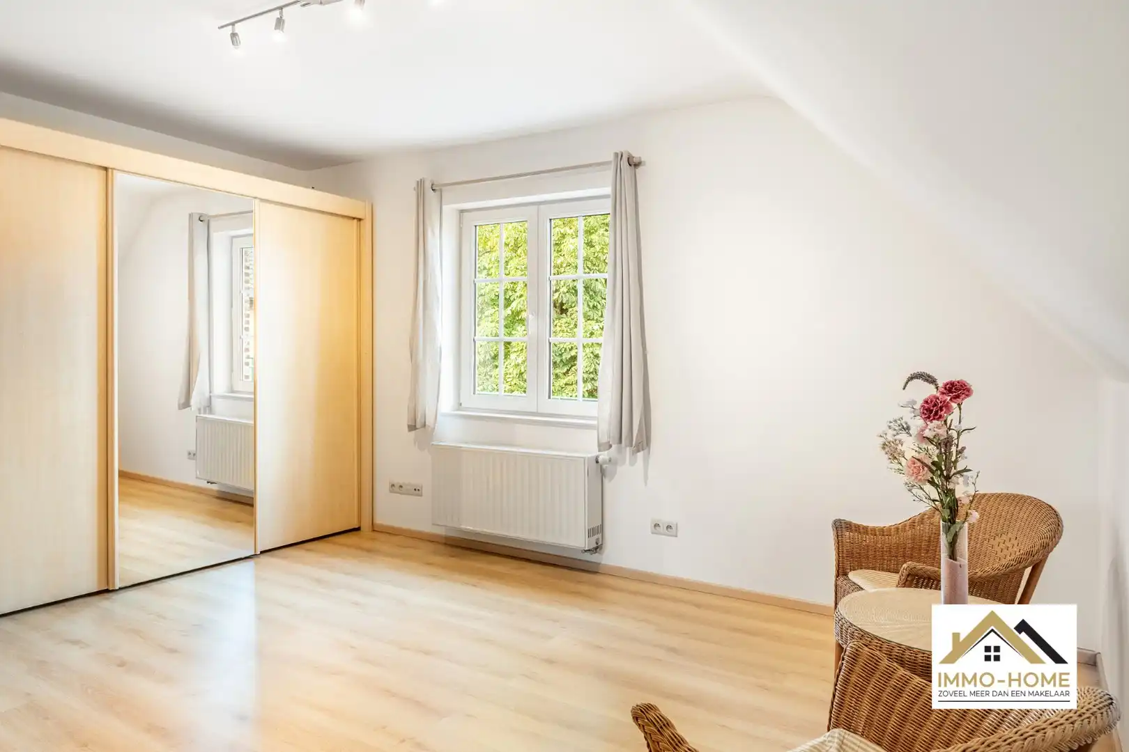 Jonge prachtige woning met enorm volume!! foto 19