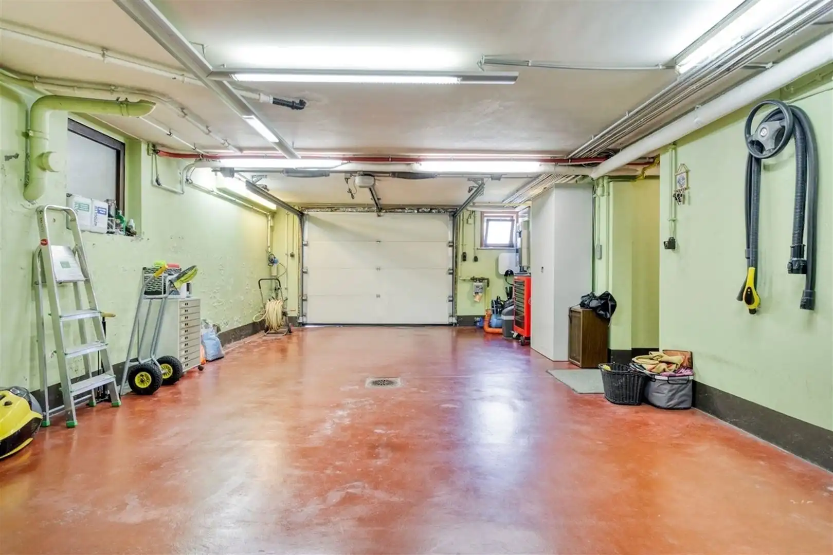 Verzorgde woning met zwembad. foto 15