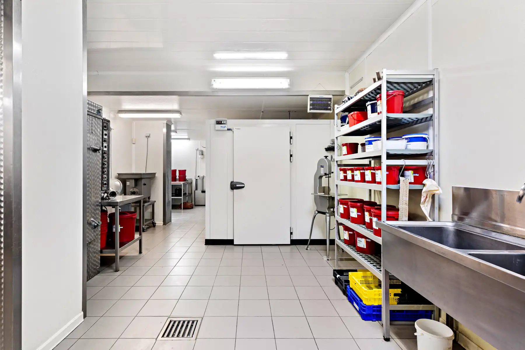 Handelshuis met woonst op sterke locatie in Sint-Kruis foto 7