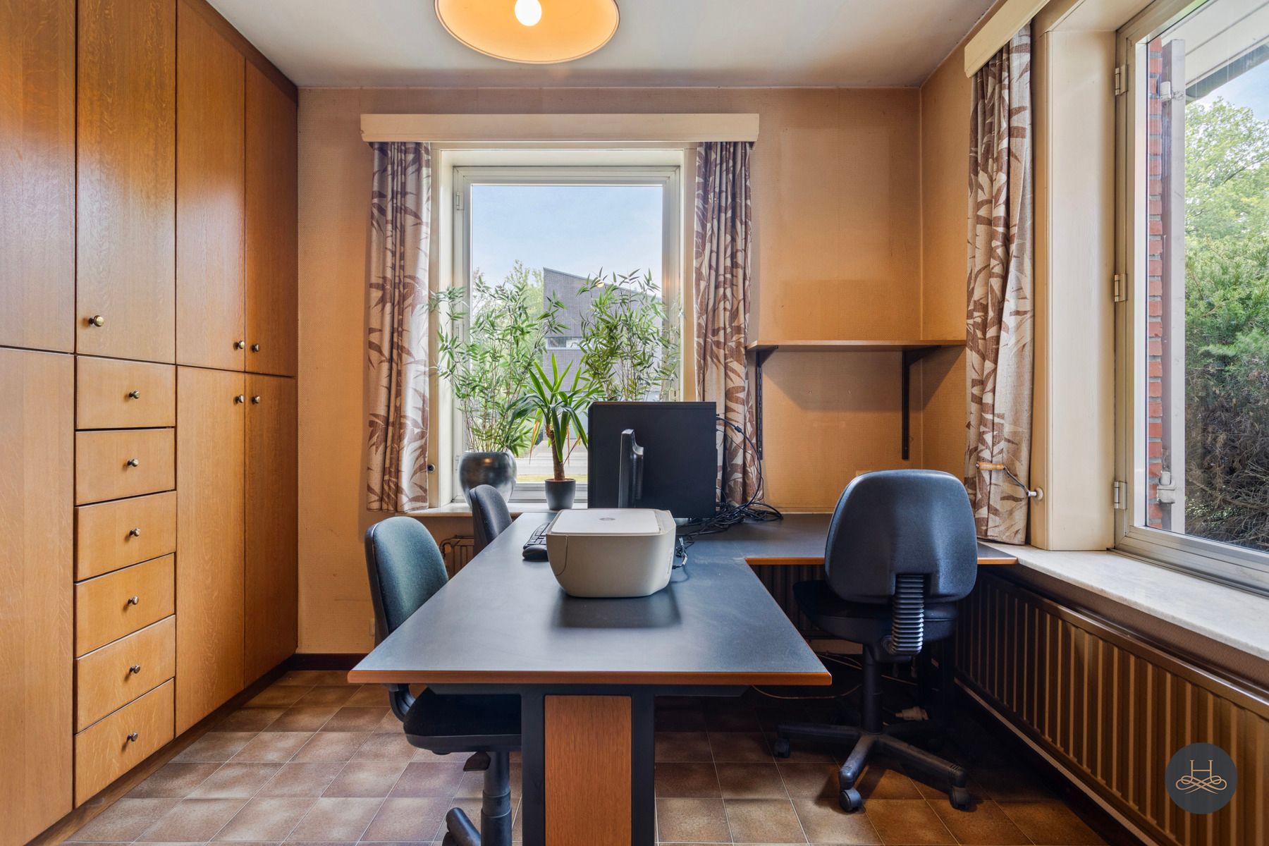 Ruime woning in een rustige groene wijk op een groot perceel foto 19