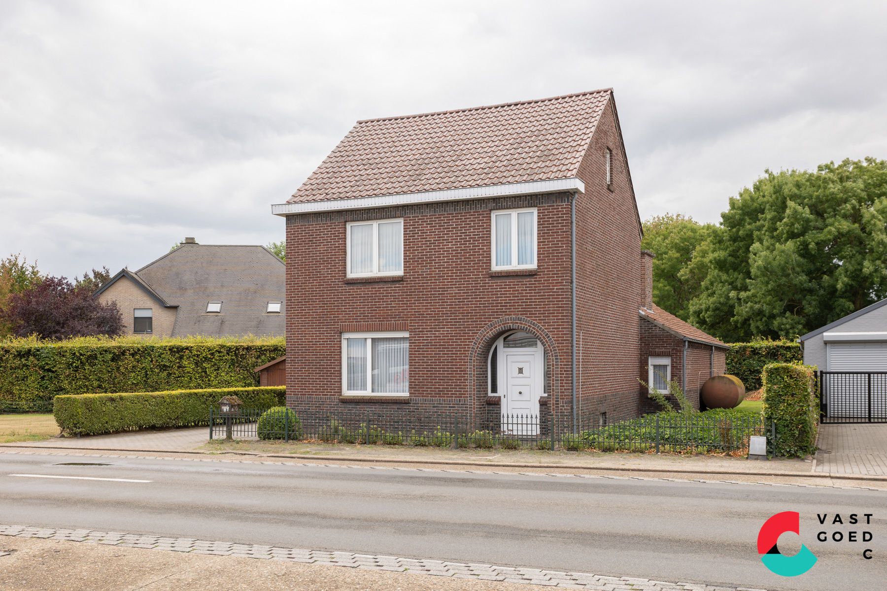 Huis te koop foto {{pictureIndex}}