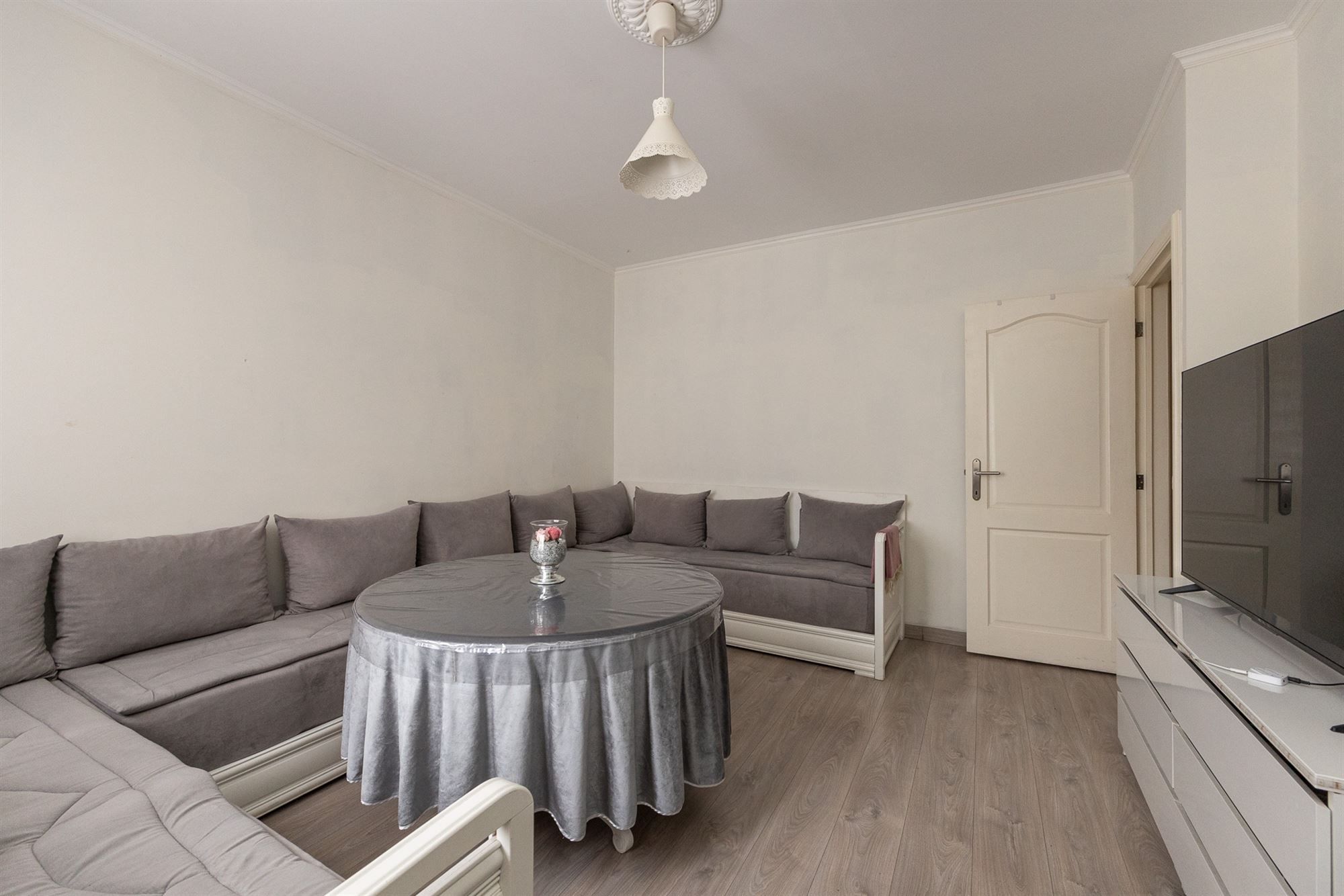 Gezinswoning met vier slaapkamers en tuin foto 3