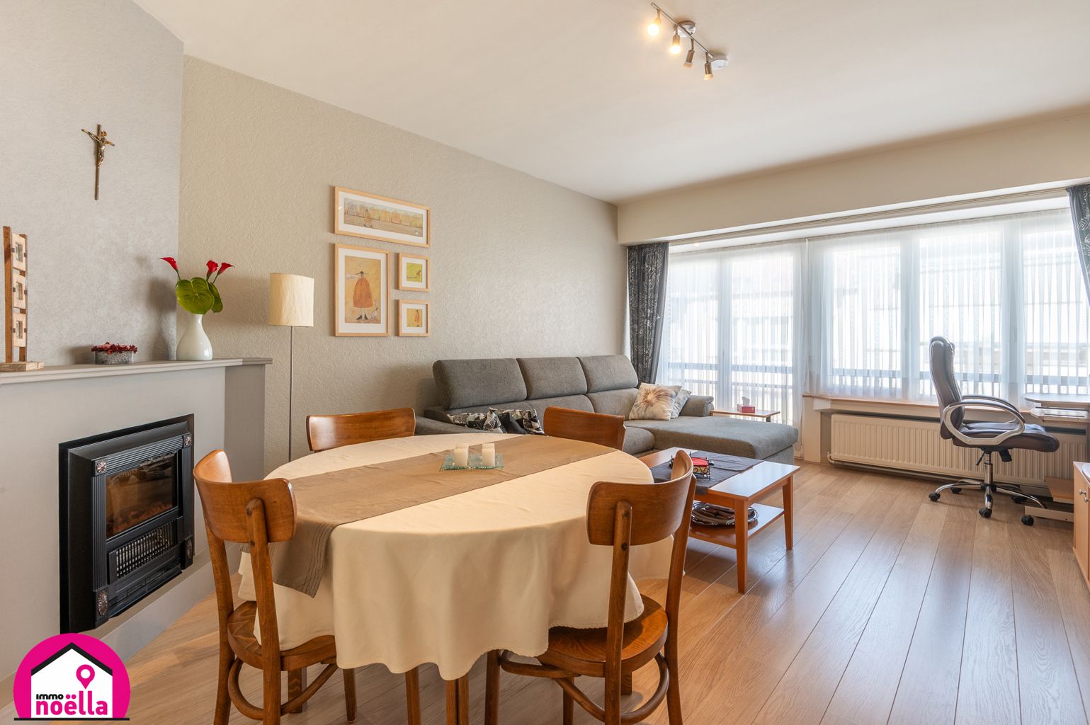 TE KOOP RUIM APPARTEMENT MET 2 SLAAPKAMERS TE WESTENDE foto {{pictureIndex}}