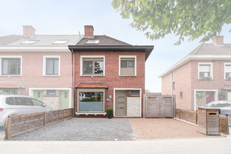 ()=>{if(producerUpdateValueVersion(node),producerAccessed(node),node.value===ERRORED)throw node.error;return node.value} Slagveldstraat 53 - 9160 Lokeren
