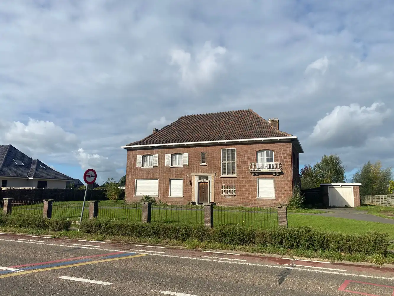 Hoofdfoto van de publicatie: Uitzonderlijke villa op een ruim perceel