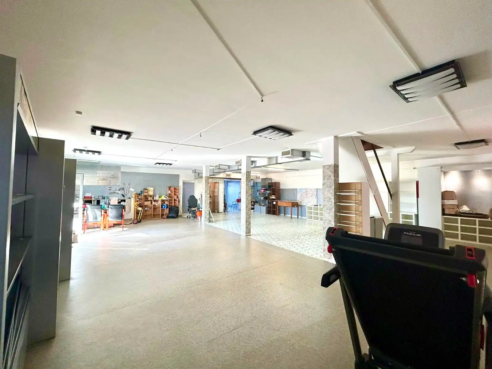 Praktisch magazijn op een uitstekend bereikbare locatie foto 5