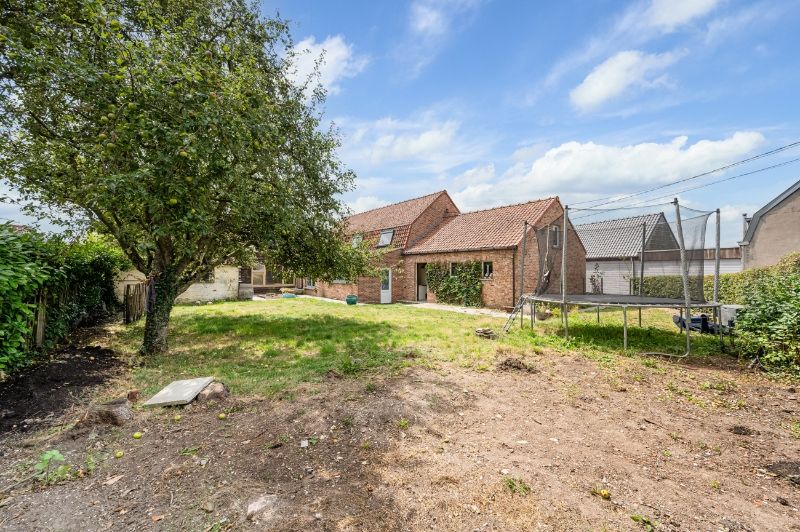 Landelijke woning met schuur op 816m² nabij Knesselare foto 17