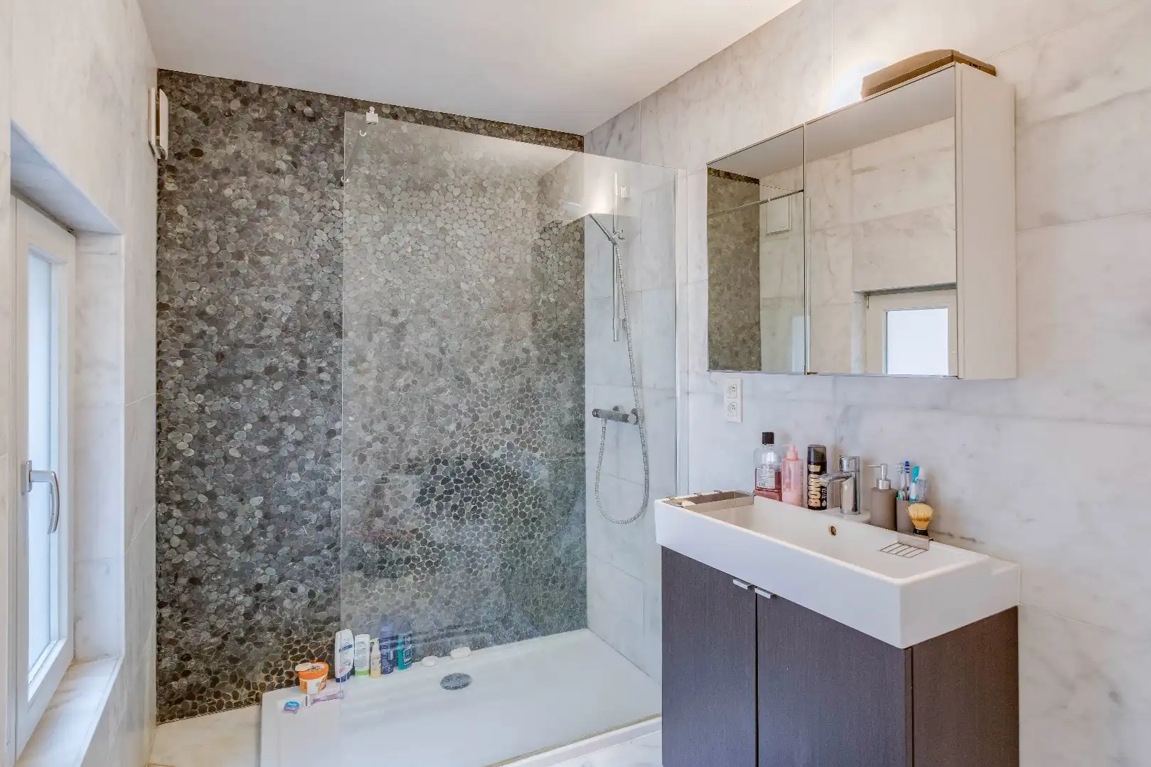 Zeer ruim 1-slaapkamer appartement met bureauruimte te  centrum Gent foto 12