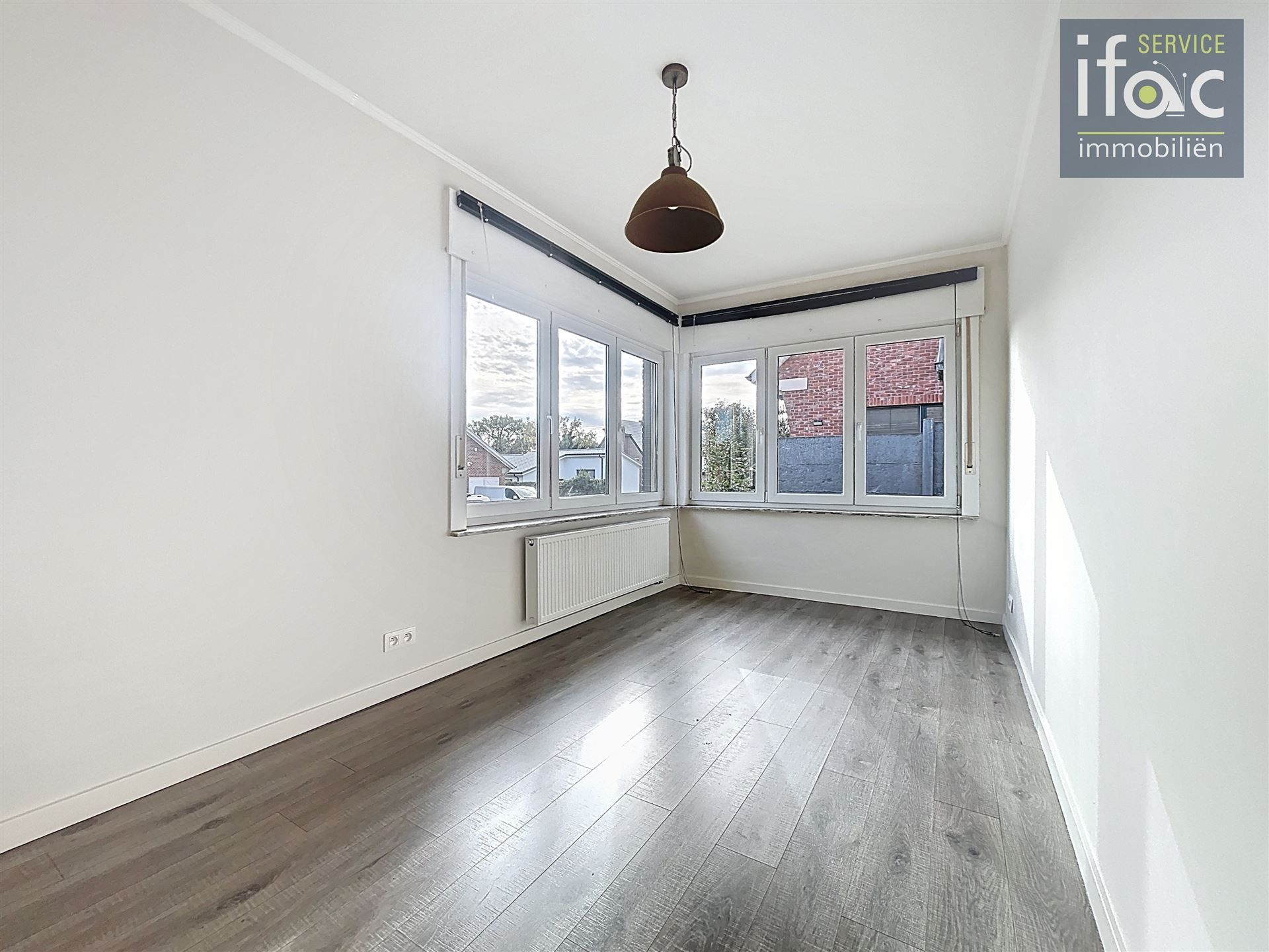 Uitstekend gelegen woning met 4 slaapkamers en 2 badkamers foto 15