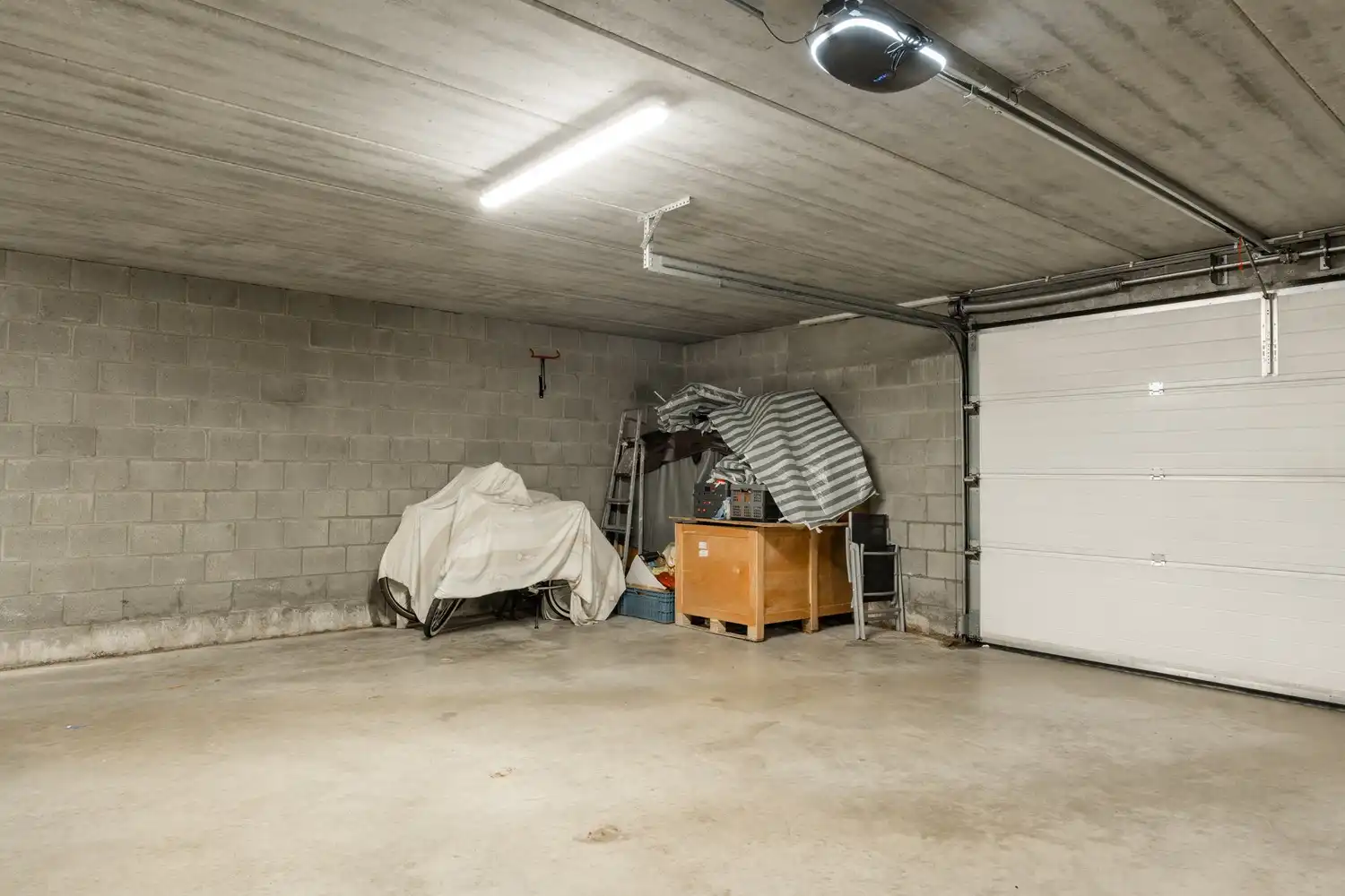 Lichtrijk instapklaar duplexappartement met 2 slaapkamers en ondergrondse parking foto 20