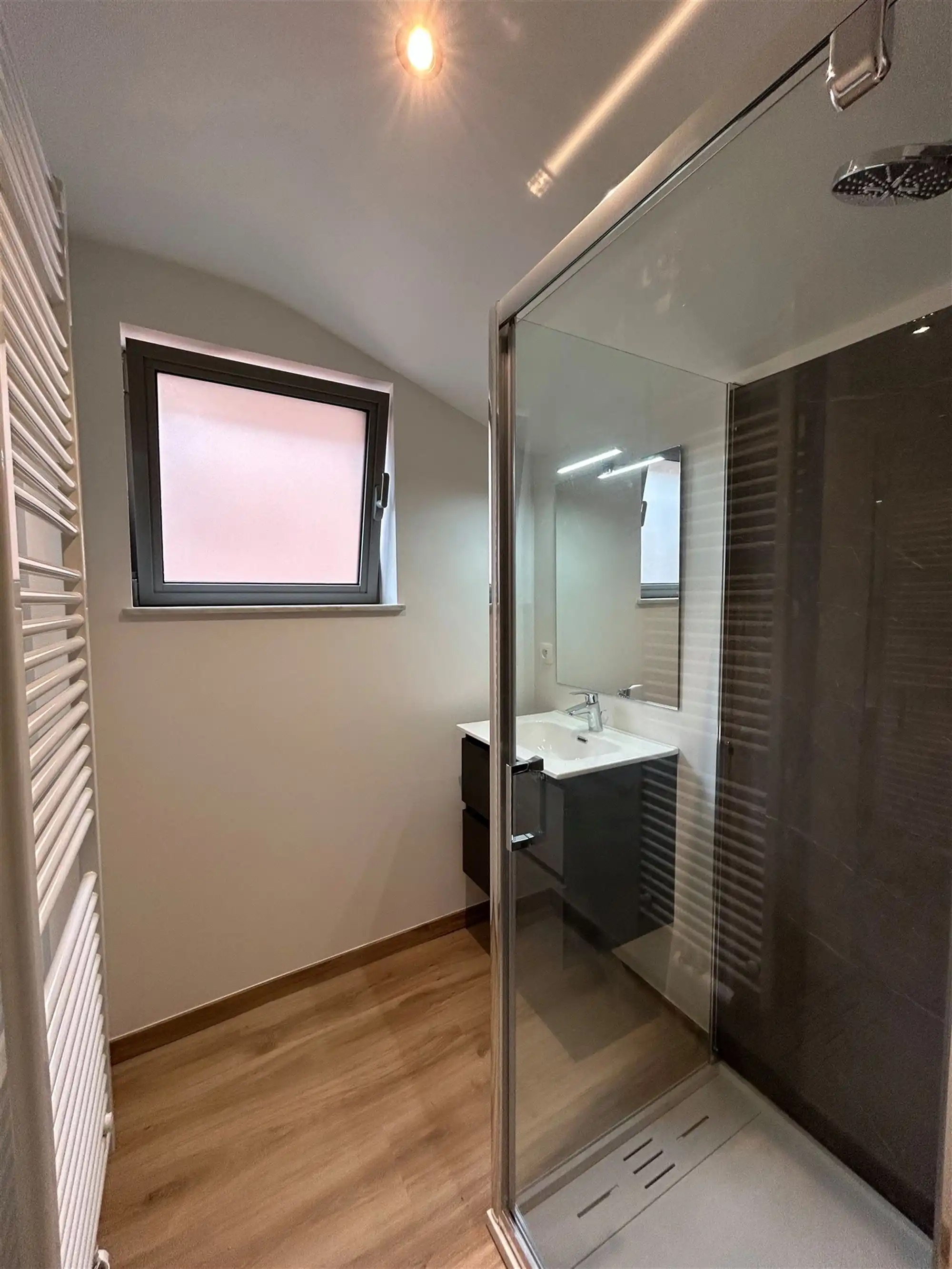 Volledig gerenoveerd appartement foto 5