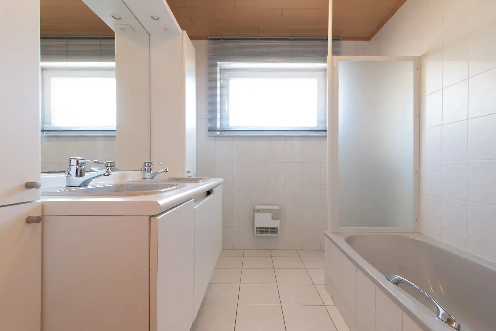 Ruim appartement met top ligging en zeezicht! foto 9