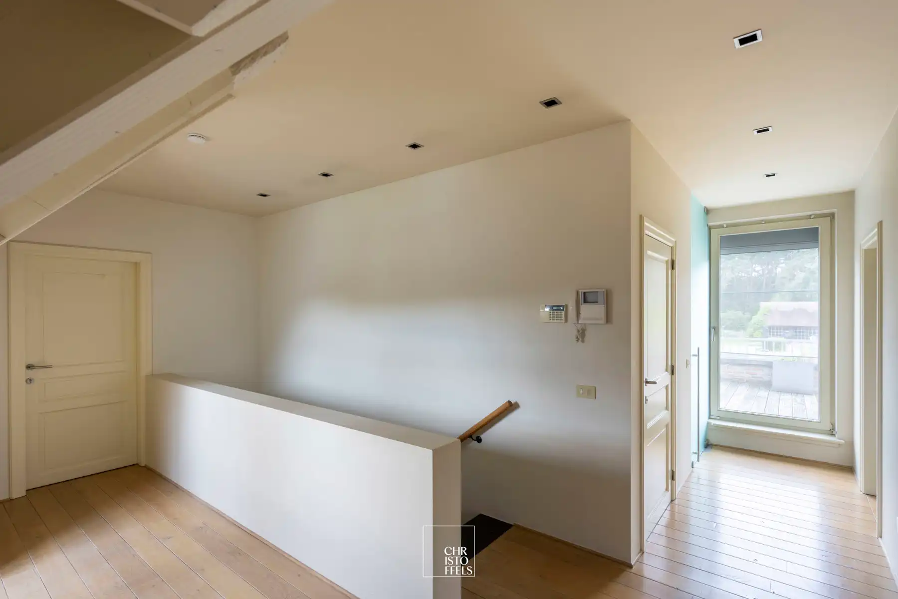 Exclusief landhuis met buitenzwembad op perceel van 2.787m² aan de bosrand. foto 21