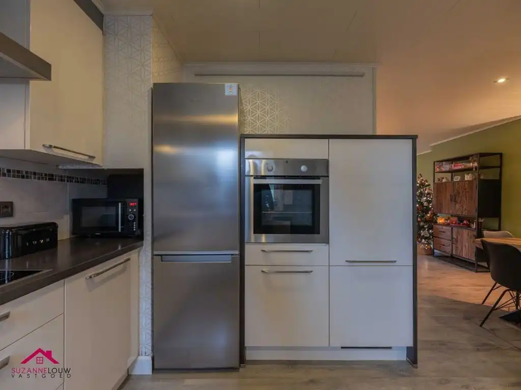 Gezellige en instapklare, half vrijstaande woning met veranda foto 18