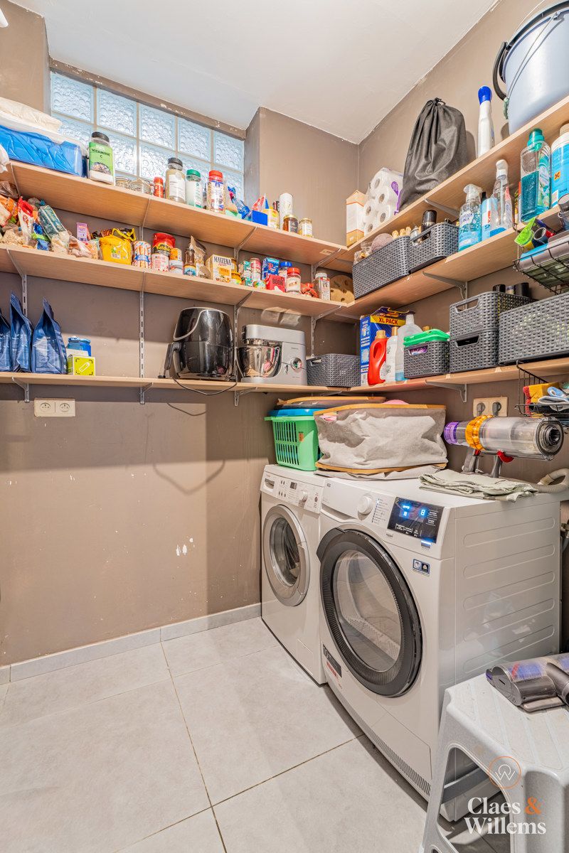 Ruim huis met zonnepanelen en vrije tuin  foto 20