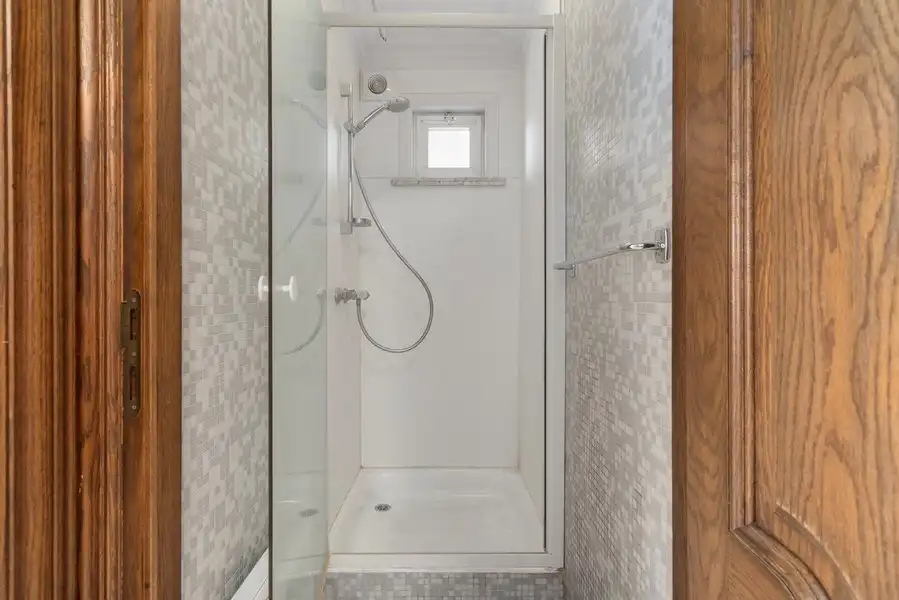 Bedrijfspand met optioneel woonst te huur in Dikkelvenne foto 15